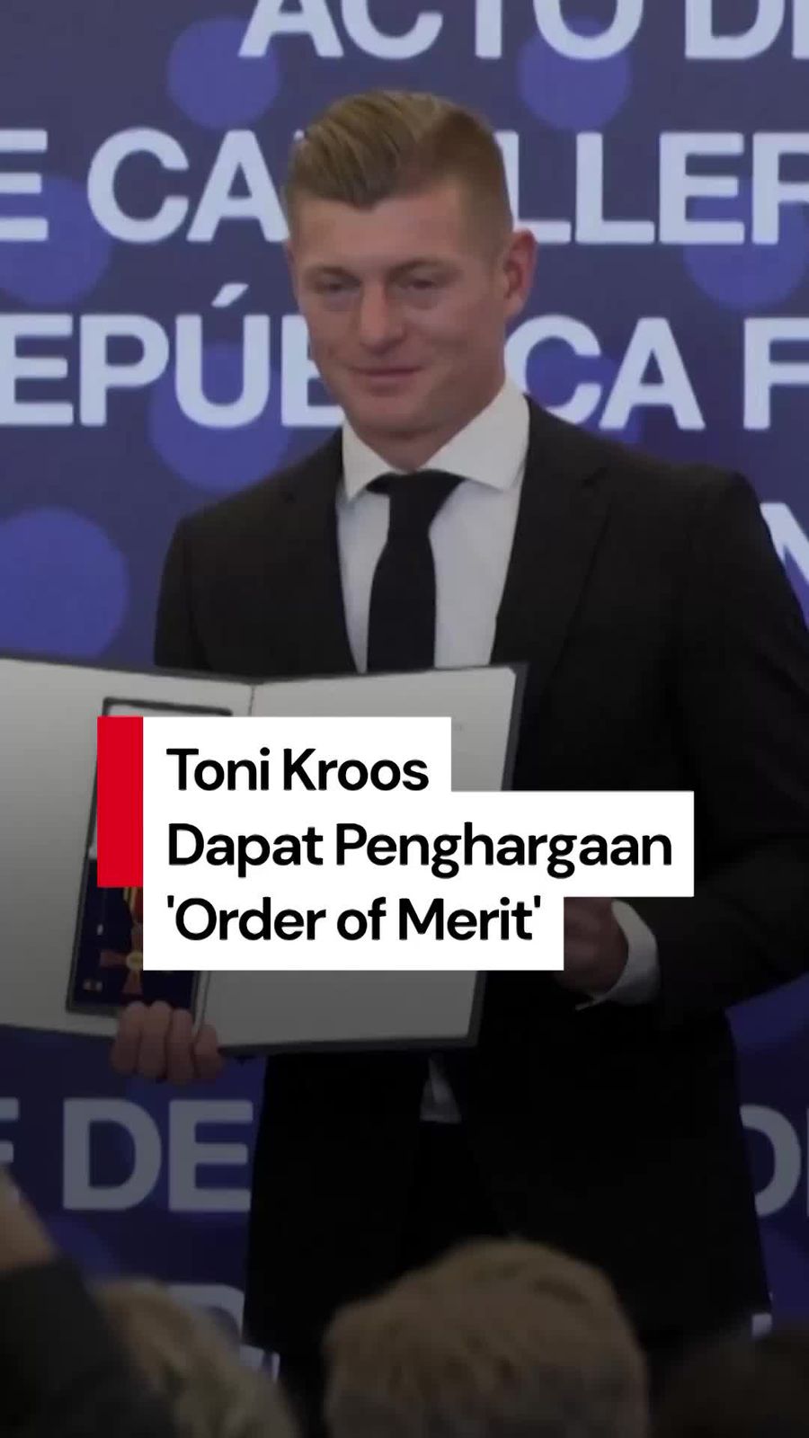 Video: Toni Kroos Dianugerahi Order of Merit di Santiago Bernabeu