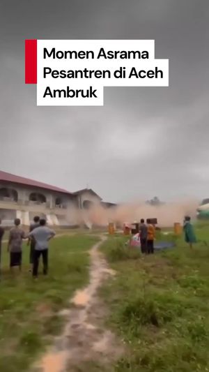 Video: Detik-detik Asrama Pesantren di Bireuen Aceh Ambruk Akibat Longsor