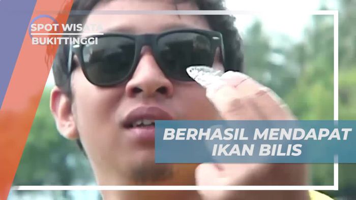 Mencoba Menangkap Ikan Bilis dengan Perahu dan Jala di Danau Singkarak Bukittinggi  