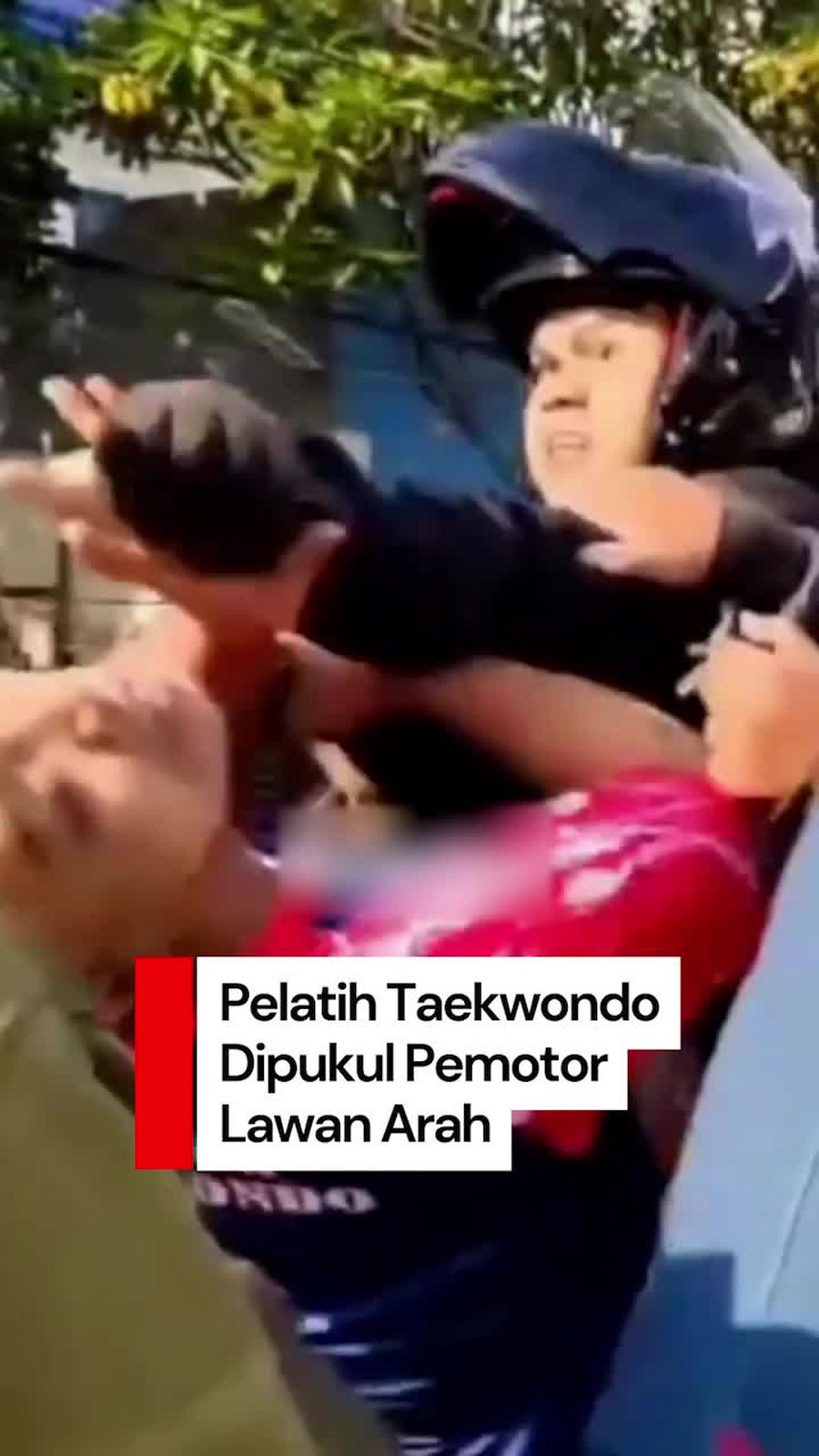 Video: Viral Pelatih Taekwondo Dipukul Pemotor Lawan Arah di Jaksel 