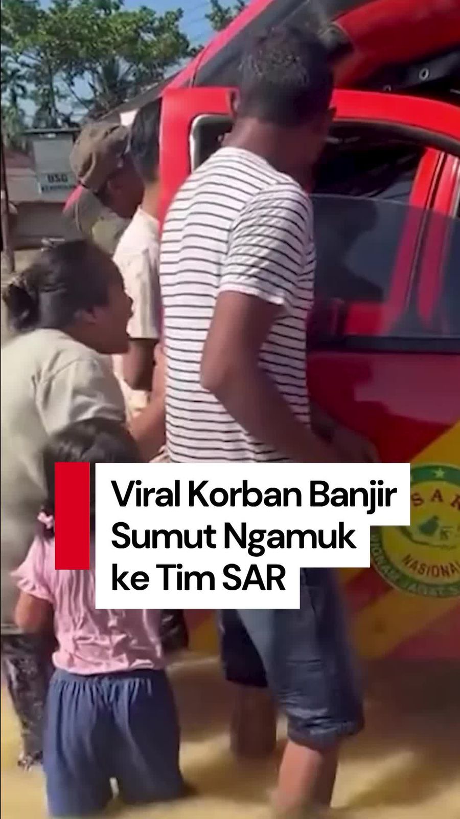 Video Viral Emak-emak Korban Banjir Ngamuk ke Tim SAR