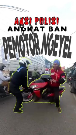 Video: Aksi Polantas Angkat Ban Pemotor Ngeyel yang Lawan Arah di Cibinong