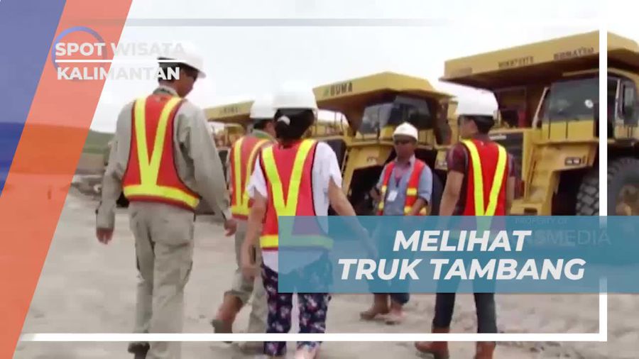 Mengamati Kendaraan Tambang Besar yang Mengangkut Hasil Tambang di Kalimantan  