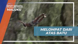 Menyelami Keindahan Goa Hawang dan Melompat dari Atas Batu di Maluku  