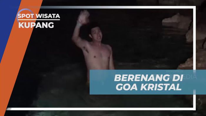 Berenang dan Menikmati Keindahan Bawah Air Goa Kristal Kupang