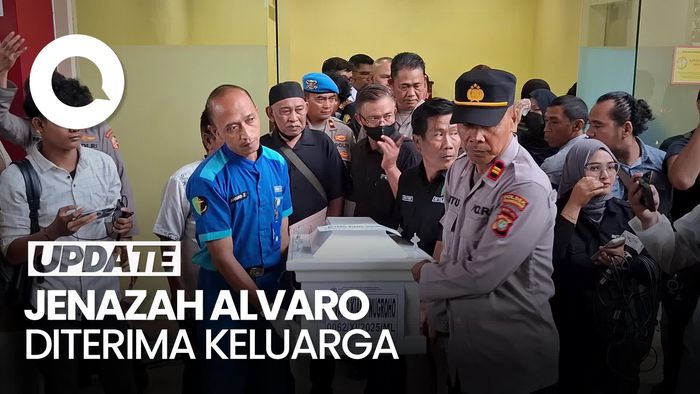Video Momen Haru Keluarga Terima Jenazah Alvaro