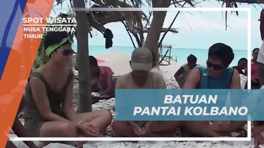 Menelusuri Batu Unik di Pantai Kolbano NTT