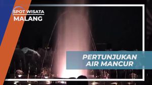Menikmati Pertunjukan Air Mancur di Malang