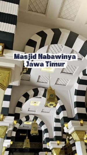 Video: Masjid di Blitar Ini Punya Vibes Seperti di Nabawi