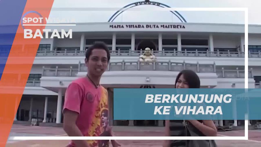 Berkunjung ke Maha Vihara Duta Maitreya dan Menikmati Ritual Unik di Batam  