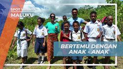 Bertemu dan Bercengkrama dengan Anak-Anak Warga Desa di Kei Kecil, Maluku  