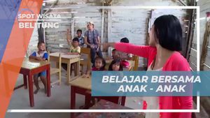 Bernyanyi Bersama Anak-Anak Laskar Pelangi dan Menyemangati Semangat Mereka di Belitung