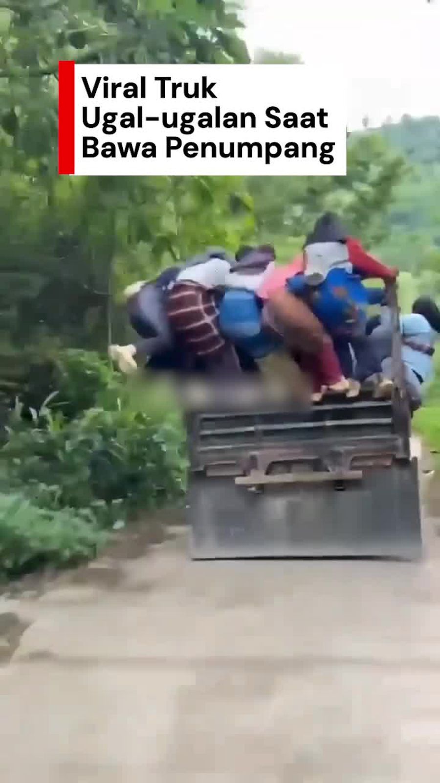 Video Viral Truk Ugalan-ugalan Saat Bawa Banyak Penumpang di Enrekang