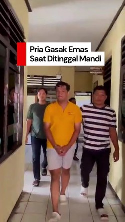 Video: Pria di Blitar Gasak Emas Demi Beli iPhone dan Cincin