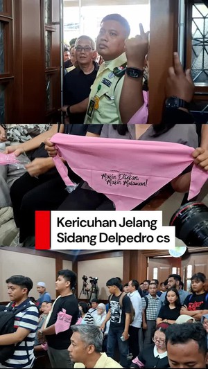 Video: Suasana Ricuh Jelang Sidang Delpedro cs di PN Jakpus
