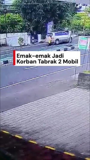 Video: Emak-emak Ditabrak 2 Mobil Beruntun di Prambanan, Pelaku Kabur
