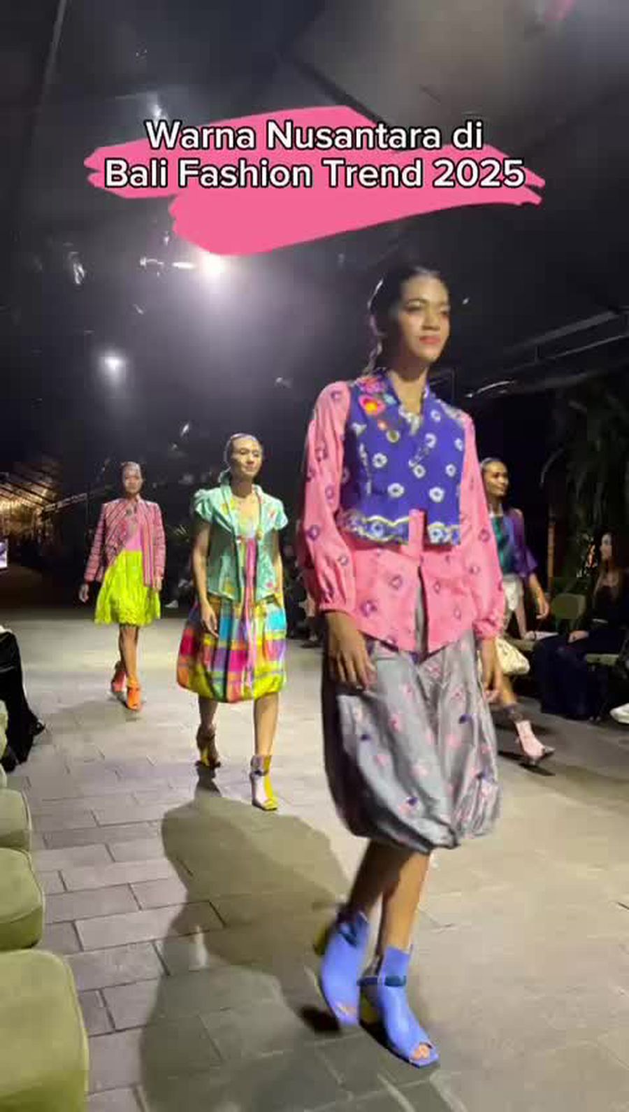 Warna Nusantara di Bali Fashion Trend 2025