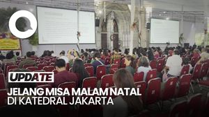 Video Jelang Misa Malam Natal di Gereja Katedral Jakarta, Jemaat Berdatangan