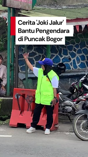 Video: Cerita Joki Jalur yang Bantu Polisi Atur Lalin Puncak Bogor 
