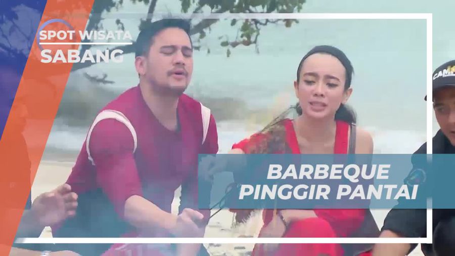 Membakar Sate Gurita di Pesisir Pantai Sabang