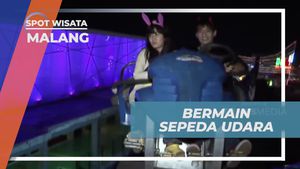 Bersepeda Udara Seru di Batu Night Spectacular, Malang