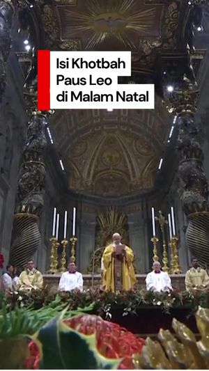 Video: Momen Perdana Paus Leo Pimpin Misa Malam Natal  