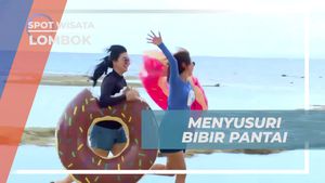 Bermain Floaties Menyusuri Pantai Gili Air, Lombok