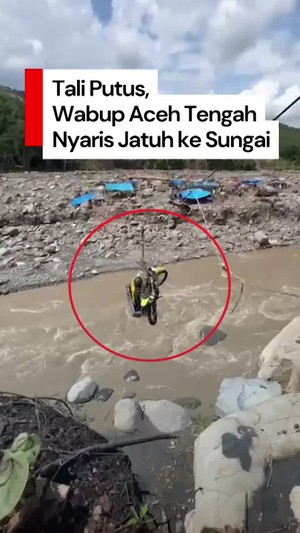 Video: Detik-detik Wabup Aceh Tengah Nyaris Jatuh ke Sungai