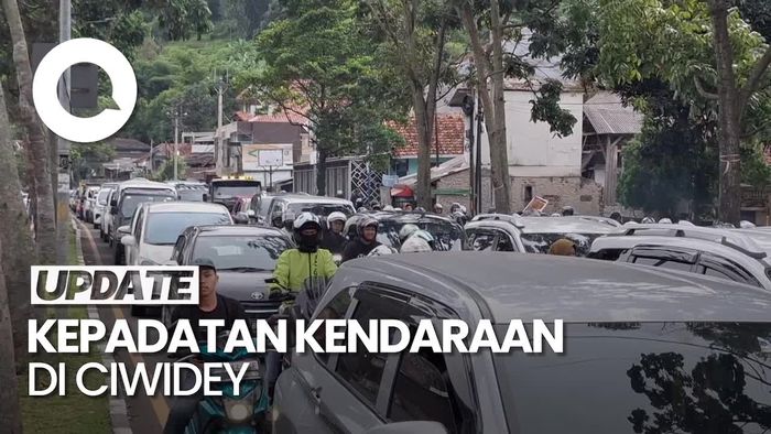 Video: Polisi Lakukan 7 Kali One Way di Jalur Ciwidey Bandung