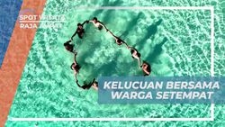 Membagikan Kelucuan Bersama Warga di Pasir Timbul, Raja Ampat