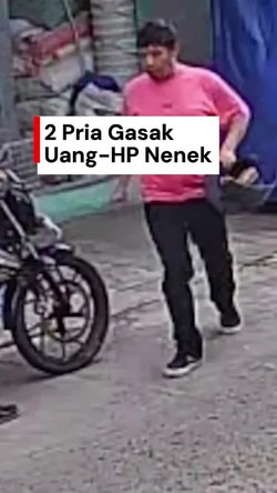 Video: Aksi 2 Pria Gasak Uang-Ponsel Nenek Penjaga Warung di Jakut