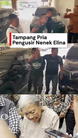 Video: Momen Samuel Pengusir Nenek Elina saat Diamankan Polisi