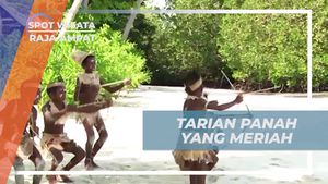 Menari Meriah untuk Menyambut Wisatawan di Raja Ampat  