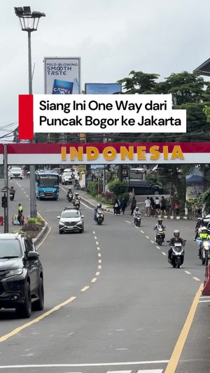 Video: Kuras Kendaraan dari Puncak, Polisi Terapkan One Way Arah Jakarta