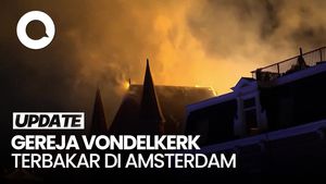 Video Kebakaran Hebat Melanda Gereja Bersejarah di Amsterdam