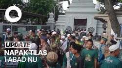 Video Ribuan Jemaah Napak Tilas NU Tiba di Surabaya Naik 30 Perahu-2Feri