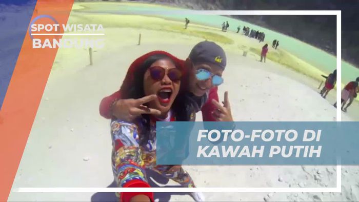 Mengabadikan Momen Ceria di Kawah Putih yang Indah, Bandung
