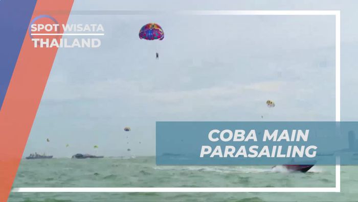 Mencoba Parasailing Seru di Pantai Coral Island, Thailand