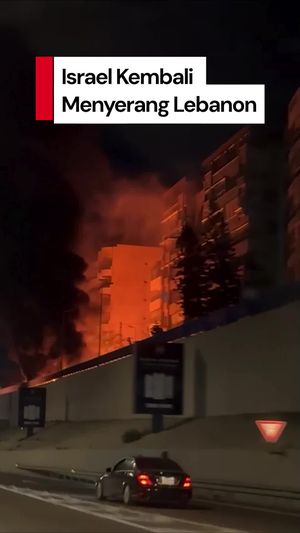 Video Serangan Israel Guncang Area Jalanan Bandara di Beirut
