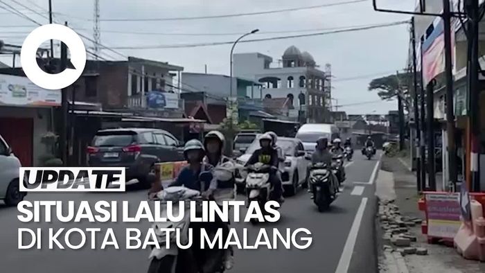 Video Arus Lalu Lintas Menuju Jalur Wisata Kota Batu Ramai Lancar