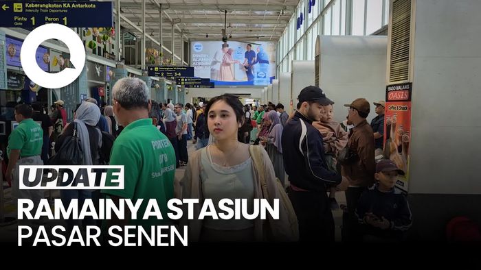 Video Stasiun Pasar Senen Masih Dipadati Pemudik pada H+7 Lebaran