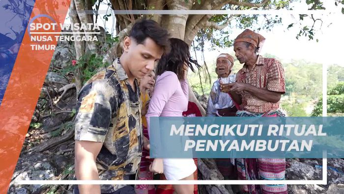 Mengikuti Ritual Penyambutan Tradisional di Desa Adat Duarato, Nusa Tenggara Timur