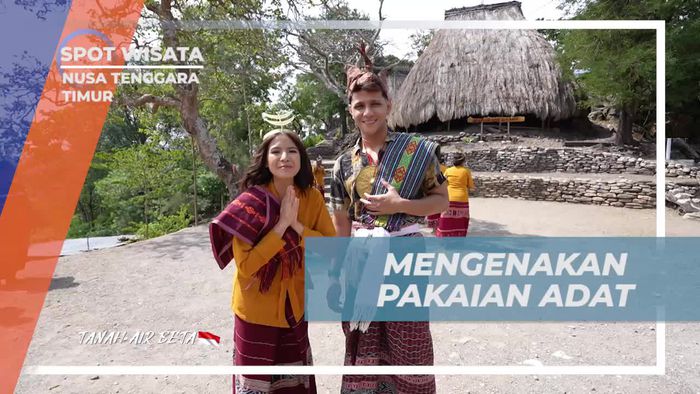 Mengenakan Pakaian Adat dan Ikuti Upacara di Desa Duarato, Nusa Tenggara Timur