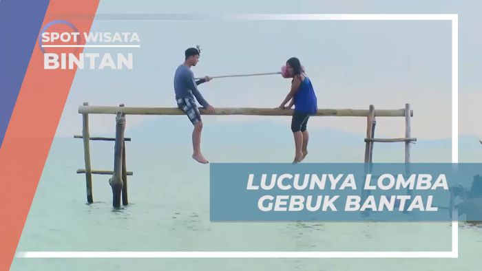 Menghadapi Tantangan Lomba Gebuk Bantal di Pantai Bintan