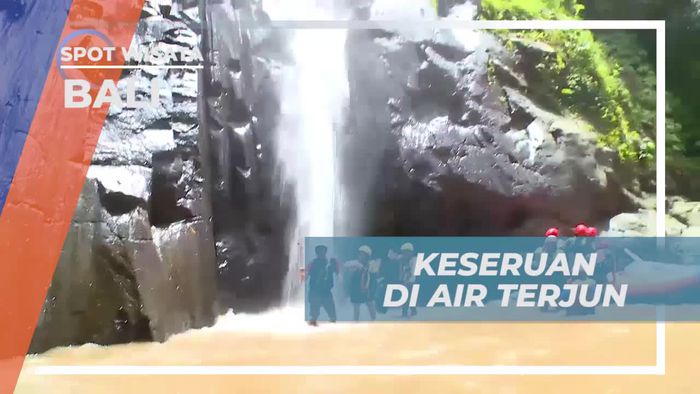 Bersantai di Air Terjun Indah Saat Rafting di Sungai Uyung, Bali