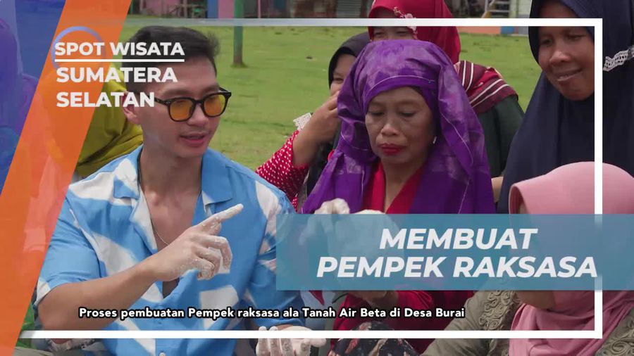Membuat Pempek Raksasa Kapal Selam Isi 5 Telur Bersama Warga di Desa Burai, Sumatera Selatan 