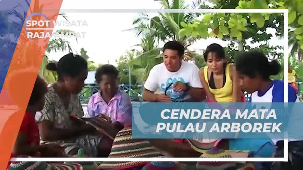 Membeli Cendera Mata Topi Durian khas Pulau Arborek di Raja Ampat  