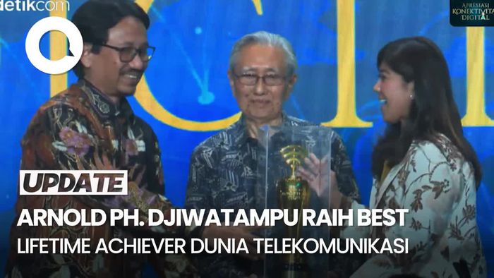 Video: Arnold Ph. Djiwatampu Raih Best Lifetime Achiever Dunia Telekomunikasi 