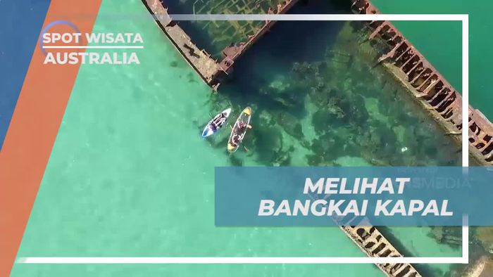 Melihat Kapal Karam di Lautan Saat Bermain Kayak, Moreton Island, Australia