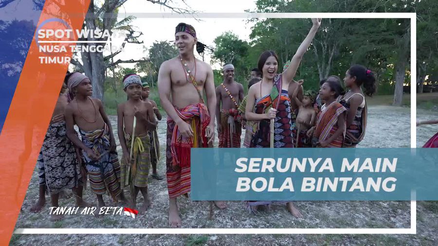 Bermain Seru Bola Bintang Bersama Anak Desa Benteng None, Nusa Tenggara Timur